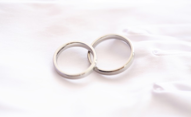 離婚したら結婚(婚約)指輪は返すべき？売って処分するのはあり？
